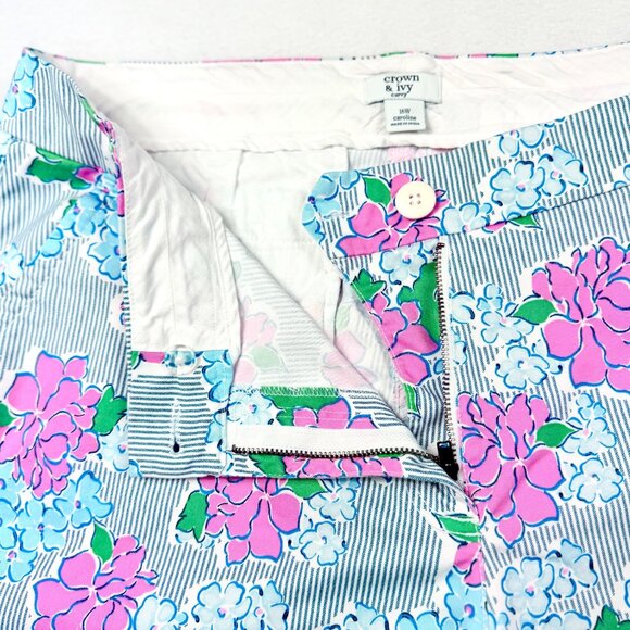 Crown & Ivy Caroline Curvy Floral Shorts - Size 16W - Picture 3 of 7